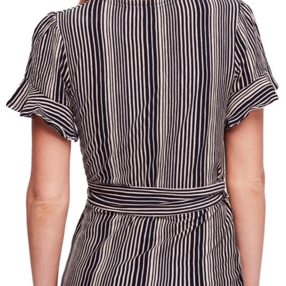 ***SOLD***Free People Wrapped Around My Finger Top - Picture 4 of 7